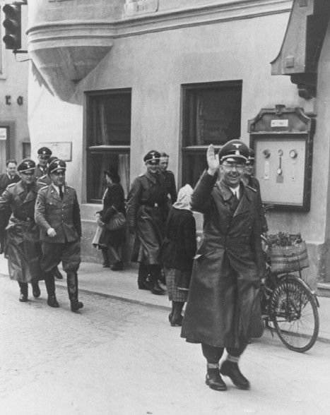 Himmler visits Austria after the Anschluss